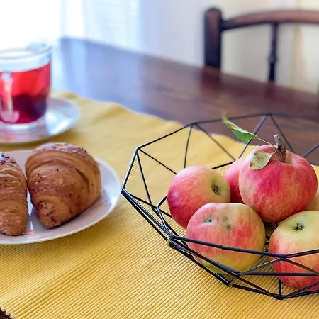 2-izbovy S Balkonom Апартаменты